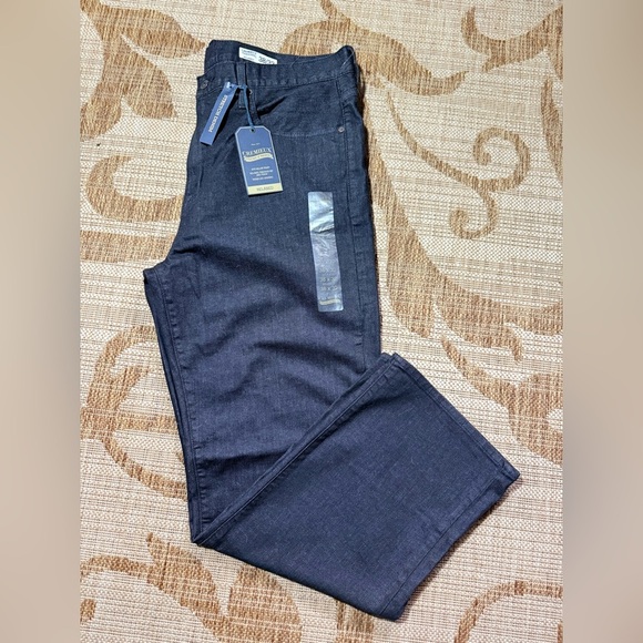 CREMIEUX® PREMIUM MENS DENIM -NEW
38x32
Relaxed leg
Stretch
Wider leg opening - Picture 5 of 5